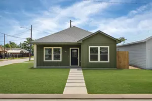 1301 Hawthorne St, Baytown, TX 77520 - Photo 1