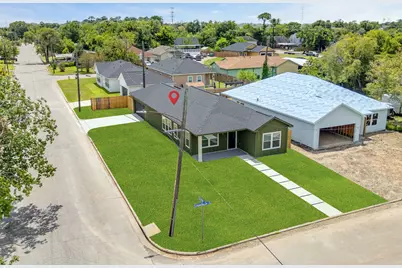 1301 Hawthorne Street, Baytown, TX 77520 - Photo 1