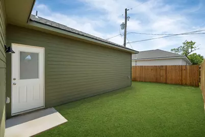 1301 Hawthorne Street, Baytown, TX 77520 - Photo 21