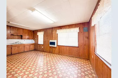 503 S Texana Street, Hallettsville, TX 77964 - Photo 11