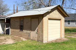 503 S Texana St, Hallettsville, TX 77964 - Photo 35