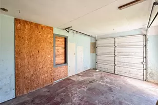 503 S Texana St, Hallettsville, TX 77964 - Photo 37