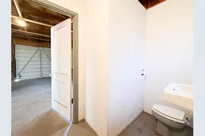 503 S Texana Street, Hallettsville, TX 77964 - Photo 33