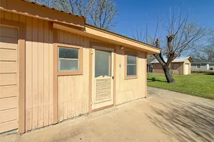 503 S Texana St, Hallettsville, TX 77964 - Photo 29