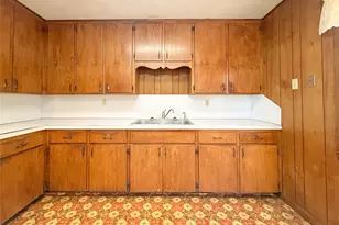 503 S Texana St, Hallettsville, TX 77964 - Photo 7