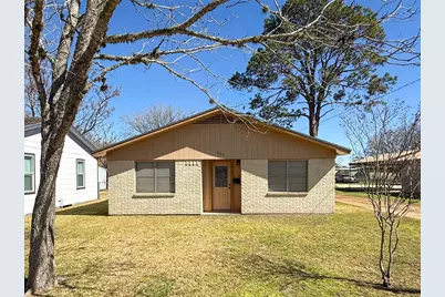 503 S Texana Street, Hallettsville, TX 77964 - Photo 1
