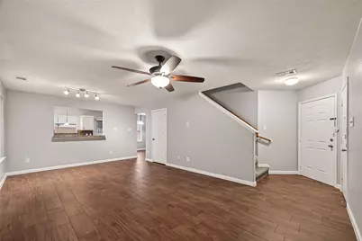 10902 Clear Villa Lane, Houston, TX 77034 - Photo 5