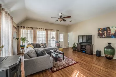 822 W Country Meadows Lane, Pearland, TX 77584 - Photo 9