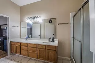 822 W Country Meadows Ln, Pearland, TX 77584 - Photo 29