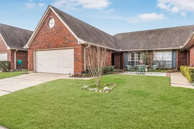 822 W Country Meadows Lane, Pearland, TX 77584 - Photo 3