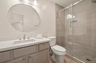 5831 Val Verde St, Houston, TX 77057 - Photo 13