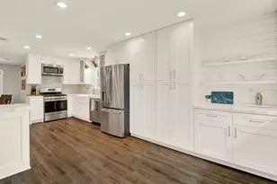 9710 Bob White Dr, Houston, TX 77096 - Photo 11