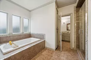 5 Lochtyne Cir, Houston, TX 77024 - Photo 17