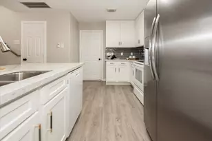 42 Musgrove Pl, The Woodlands, TX 77382 - Photo 9