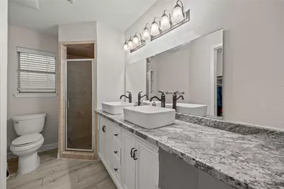 1607 Buescher Drive, Houston, TX 77043 - Photo 17