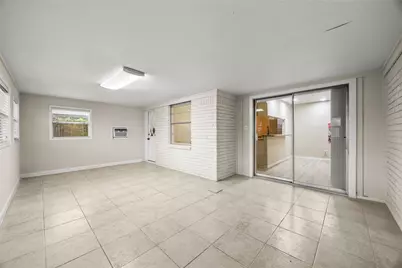 1607 Buescher Drive, Houston, TX 77043 - Photo 21