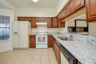 12300 Brookglade Circle, Houston, TX 77099 - Photo 9