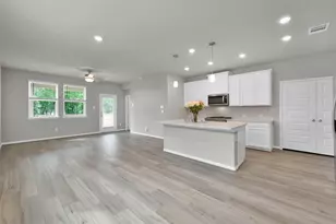 213 Harper Ridge Dr, Montgomery, TX 77316 - Photo 5