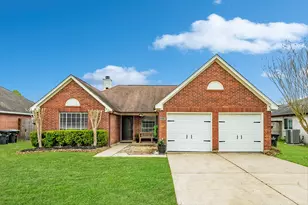 3210 Deer Trail Dr, Alvin, TX 77511 - Photo 1