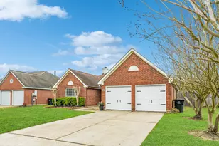 3210 Deer Trail Dr, Alvin, TX 77511 - Photo 1