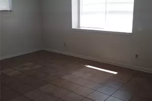 9810 Rockcrest Dr, Houston, TX 77041 - Photo 3