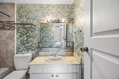 8456 Leawood Boulevard, Houston, TX 77072 - Photo 15
