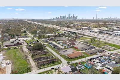3121 Brewster Street, Houston, TX 77026 - Photo 9