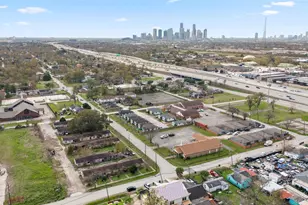 3121 Brewster St, Houston, TX 77026 - Photo 9