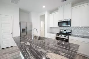10217 Berkeley Spgs Trl, Houston, TX 77051 - Photo 19