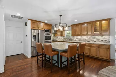 1320 Woodvine Drive, Houston, TX 77055 - Photo 5