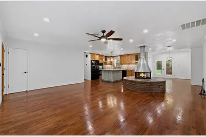 1320 Woodvine Drive, Houston, TX 77055 - Photo 13