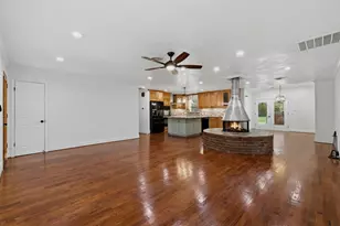 1320 Woodvine Dr, Houston, TX 77055 - Photo 13