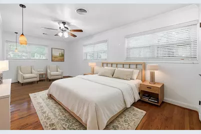 1320 Woodvine Drive, Houston, TX 77055 - Photo 23