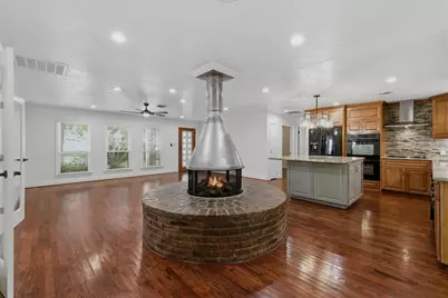 1320 Woodvine Drive, Houston, TX 77055 - Photo 11