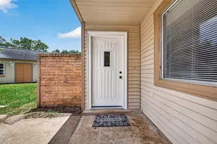 11643 Twinridge Ln, Houston, TX 77099 - Photo 7