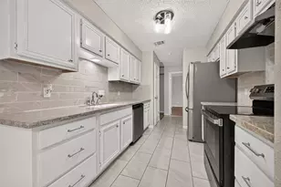 11643 Twinridge Ln, Houston, TX 77099 - Photo 19