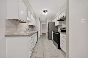 11643 Twinridge Ln, Houston, TX 77099 - Photo 17