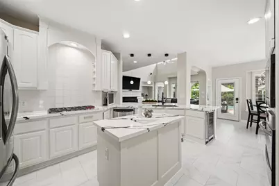 5510 Deerbourne Chase Drive, Sugar Land, TX 77479 - Photo 13
