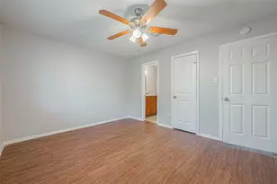 11203 Pender Ln, Houston, TX 77477 - Photo 9