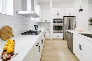 1214 W 24th St, Houston, TX 77008 - Photo 1