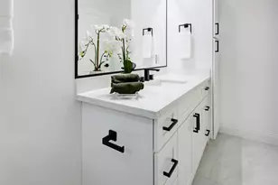 1214 W 24th St, Houston, TX 77008 - Photo 9