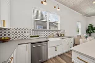 3411 Avenue M, Galveston, TX 77550 - Photo 9