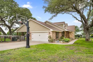 618 S Hudson St, Flatonia, TX 78941 - Photo 33