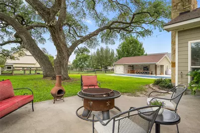 618 S Hudson Street, Flatonia, TX 78941 - Photo 9