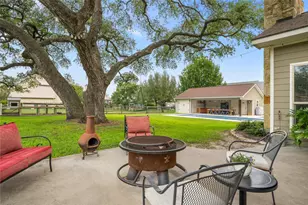 618 S Hudson St, Flatonia, TX 78941 - Photo 9