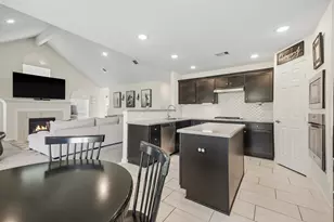 2102 Wikiup St, Dickinson, TX 77539 - Photo 9