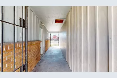 9205 Mesa Drive, Houston, TX 77028 - Photo 39