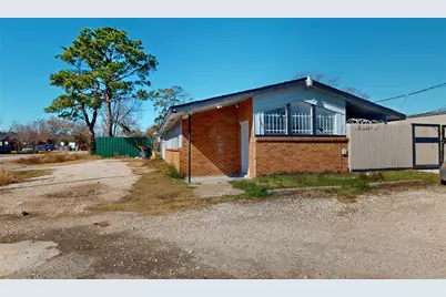 9205 Mesa Drive, Houston, TX 77028 - Photo 9