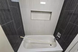 12122 E Marsham Cir, Houston, TX 77066 - Photo 13