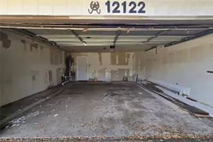 12122 E Marsham Cir, Houston, TX 77066 - Photo 15